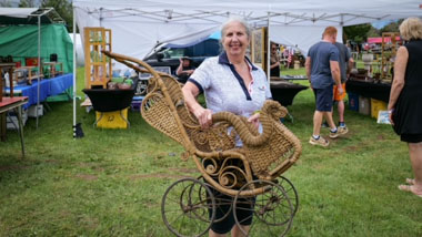 wheeled chair find